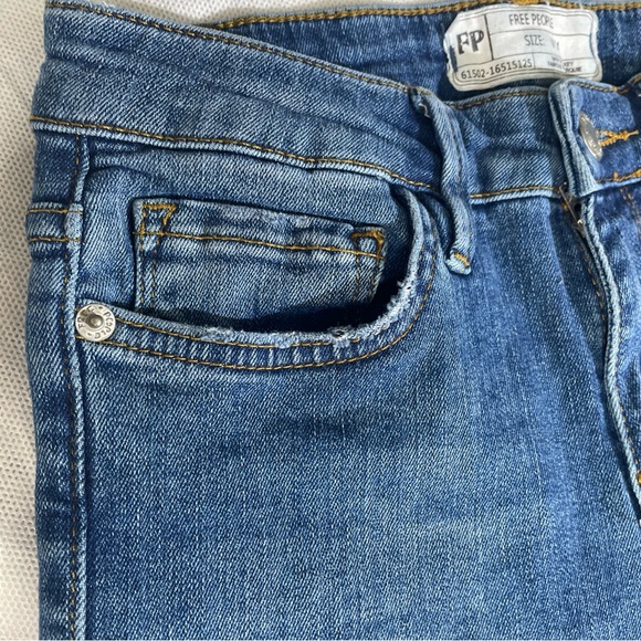 FP Free People Skinny Jeans Women's Size W24 Blue Mid Rise Medium Wash 5-Pocket - Picture 6 of 14